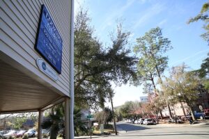 Wallking distance to UF and the football stadium