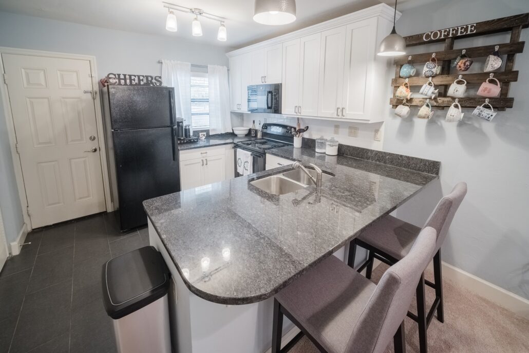 Centro Luxury Apartments Closest Apartments to UF and Midtown! Circa