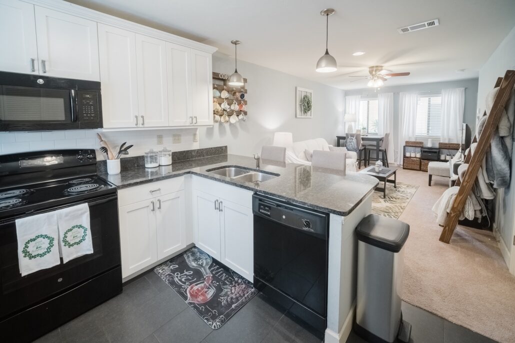 Centro Luxury Apartments Closest Apartments to UF and Midtown! Circa