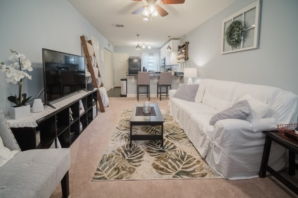 Centro Luxury Apartments Closest Apartments to UF and Midtown! Circa