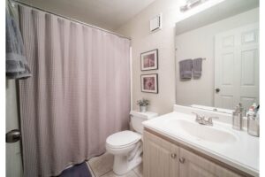 En-suite bathroom connected to the second bedroom